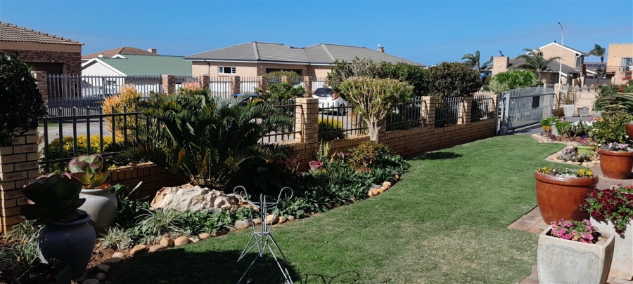 5 Bedroom Property for Sale in Wavecrest Eastern Cape